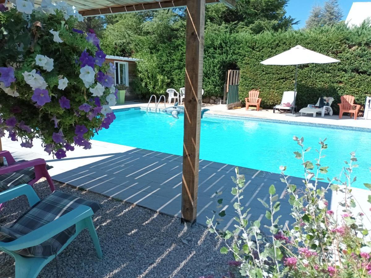 Chalet Banane Devant Piscine, A 6Km Du Festival De Piano De La Roque D'Antheron Rognes Exterior foto
