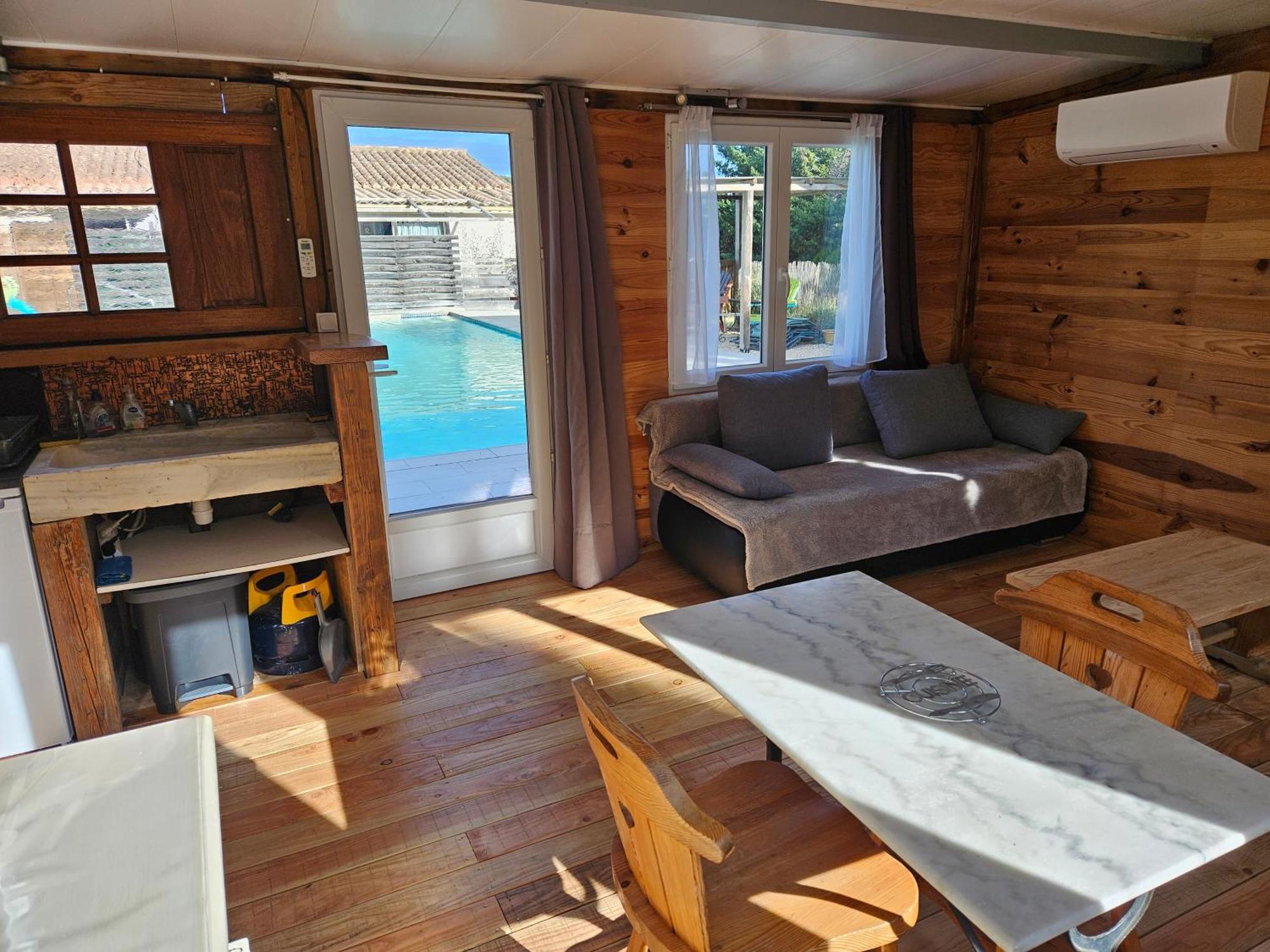 Chalet Banane Devant Piscine, A 6Km Du Festival De Piano De La Roque D'Antheron Rognes Exterior foto